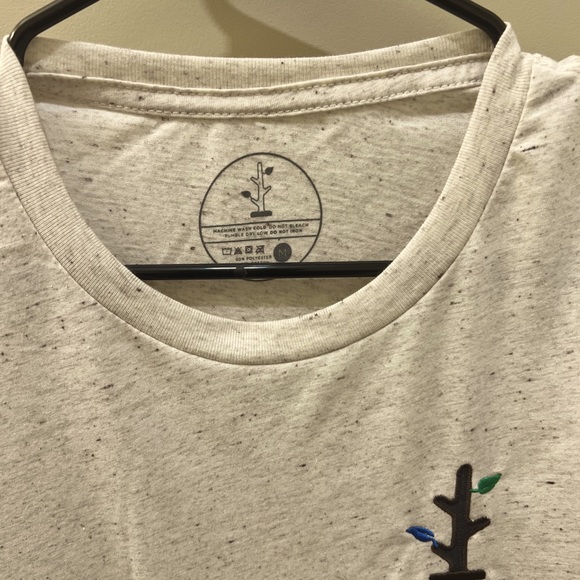 Oatmeal color t shirt very comfortable - Picture 2 of 3